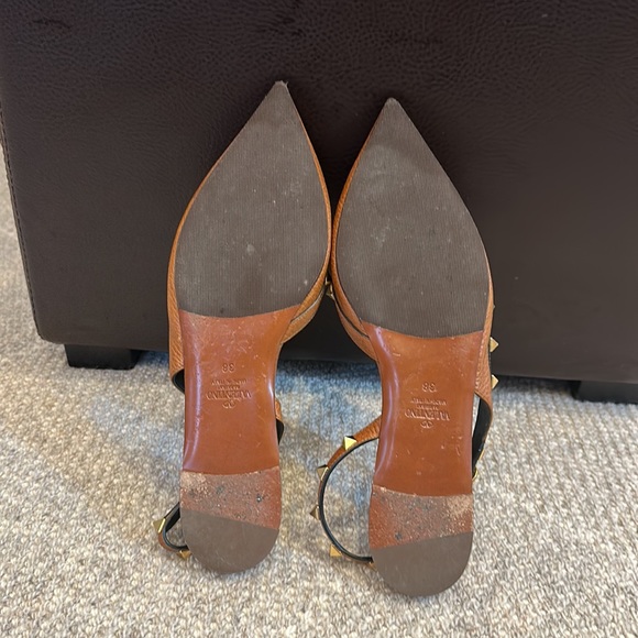 Valentino brown with gold studs and new base. Almost new. Lightly worn - Picture 5 of 5